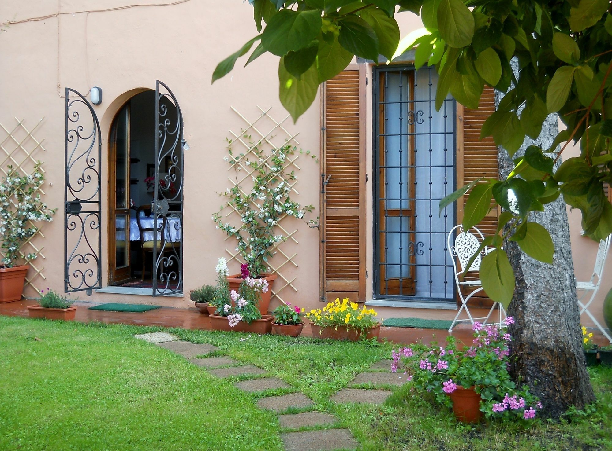 Al Giardino Di Alice Bed & Breakfast Перуджа Екстериор снимка